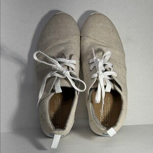 TOMS Women Light Tan Canvas Shoes with White Laces and metallic threads